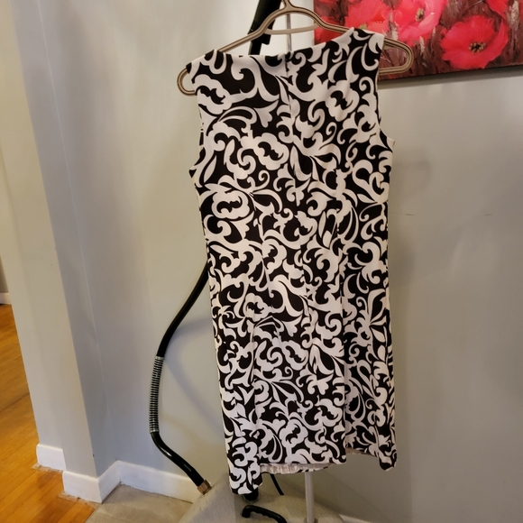 AGB Floral Dress Petite, size 6P, chocolate and white color. - Picture 5 of 5